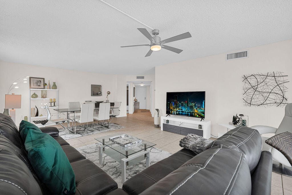 1101 River Reach Drive 209 — photo 3