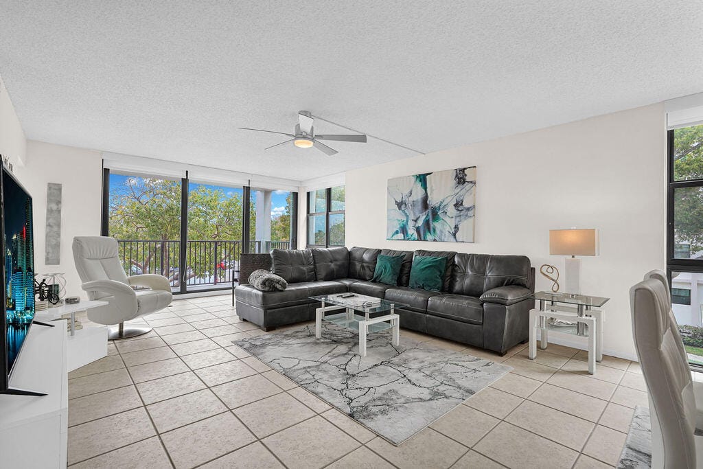 1101 River Reach Drive 209 — photo 9