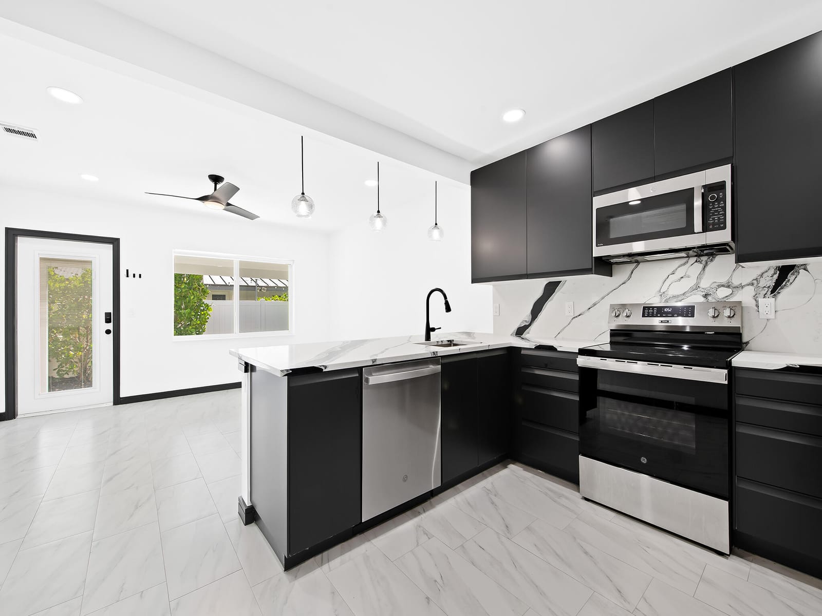 1508 NE 6th Street A & B — photo 4