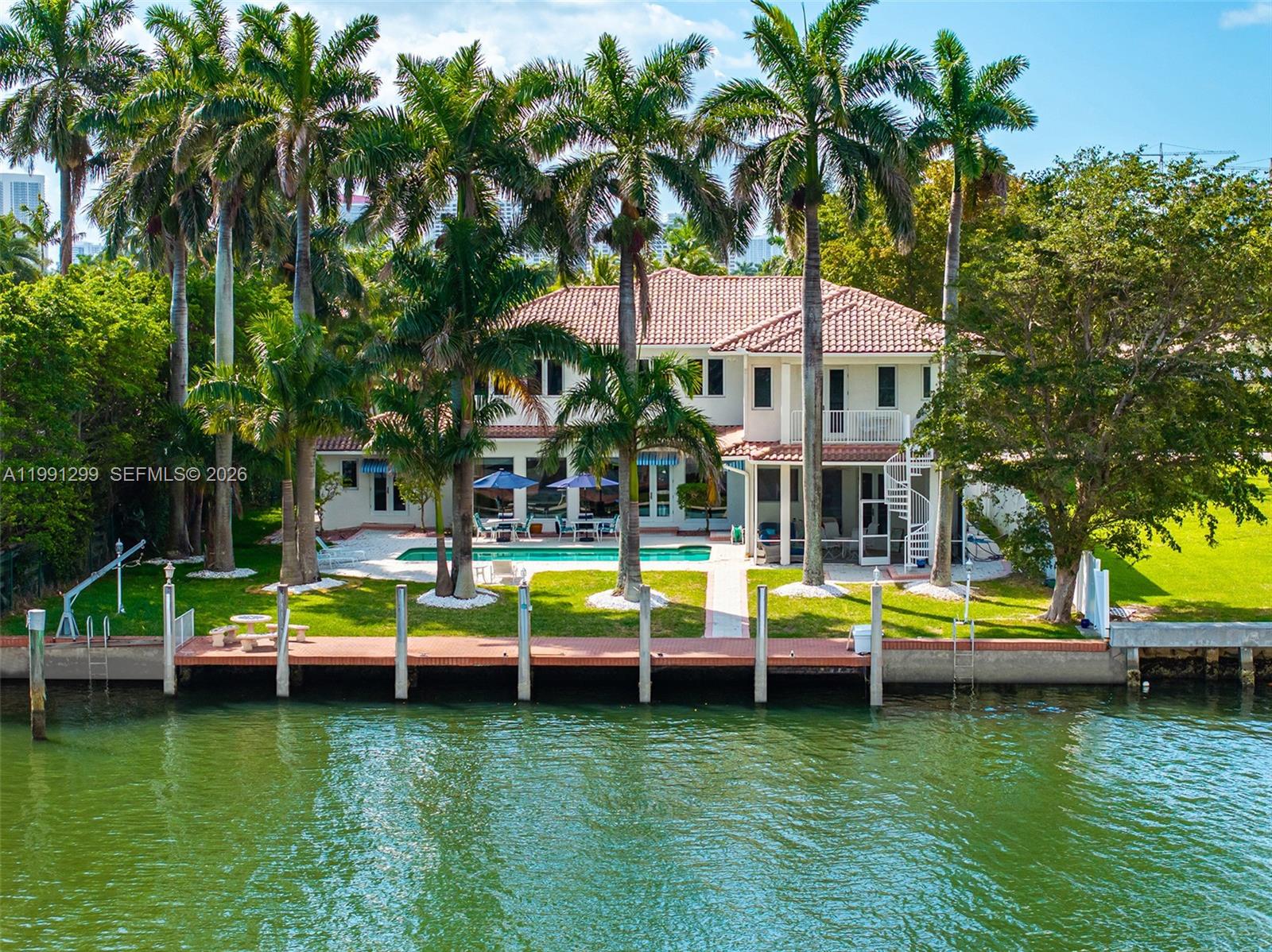 1047 S Southlake Drive, Hollywood, FL 33019, Hollywood