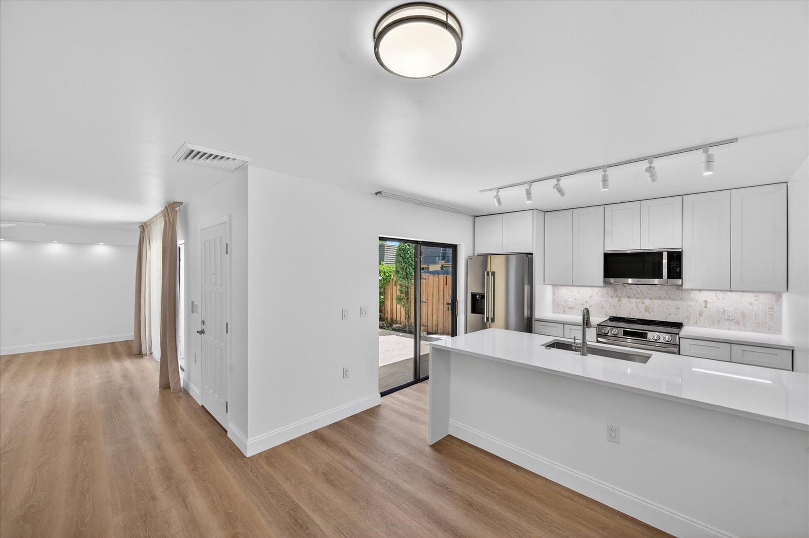 1617 16th Way — photo 9