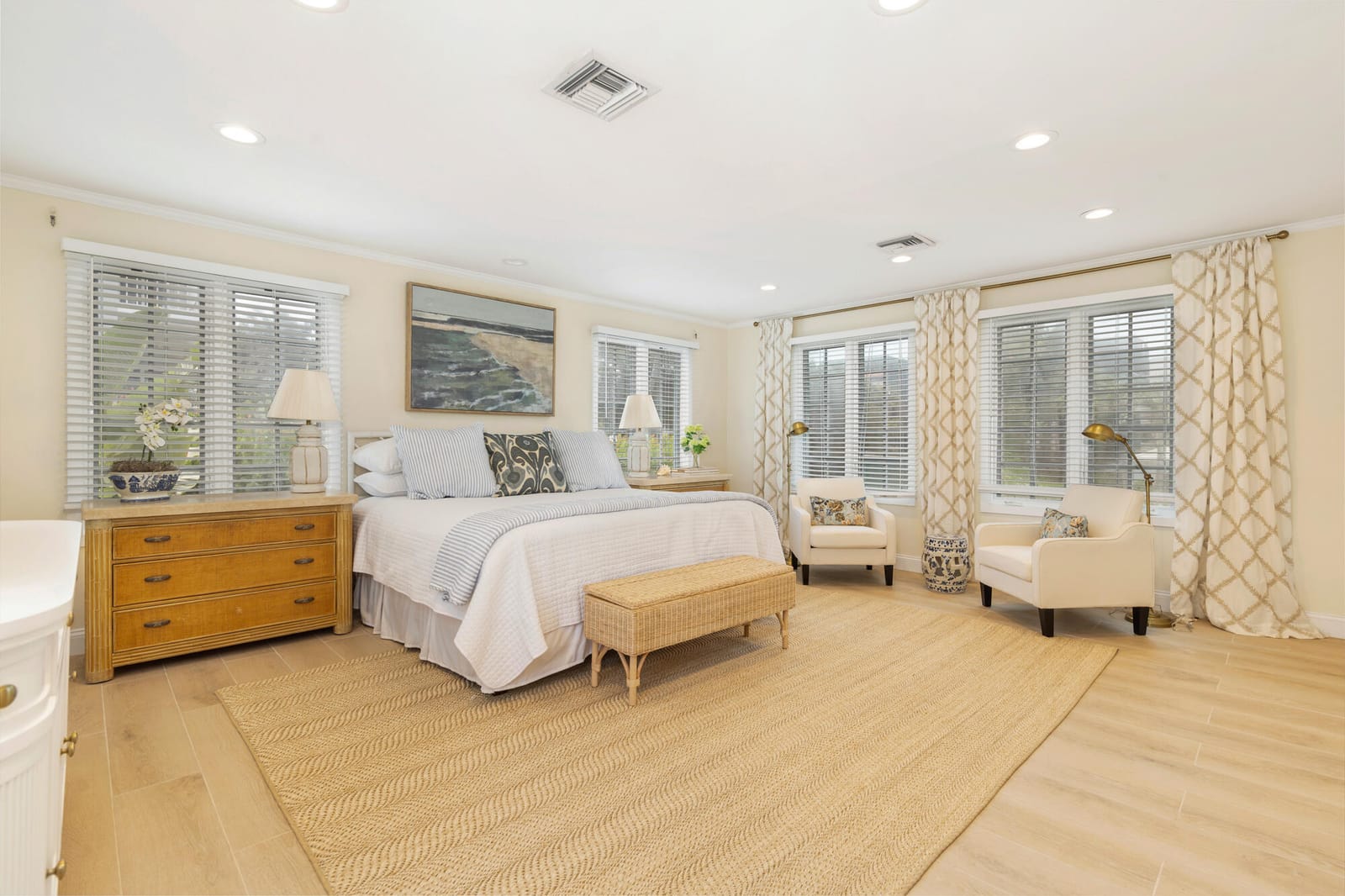 155 Peruvian Avenue — photo 10
