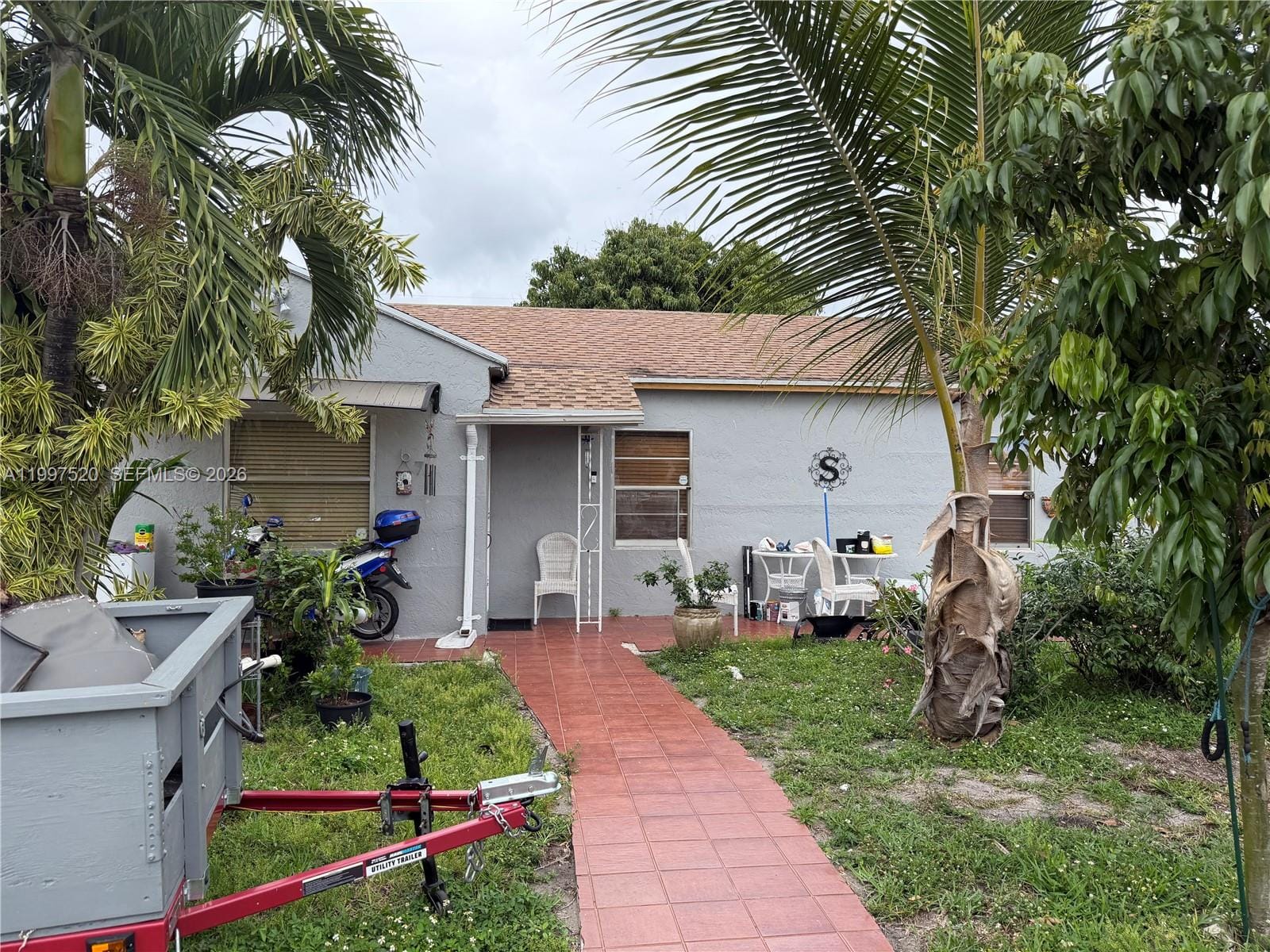 671 NE 1st Place, Hialeah, FL 33010 photo 2