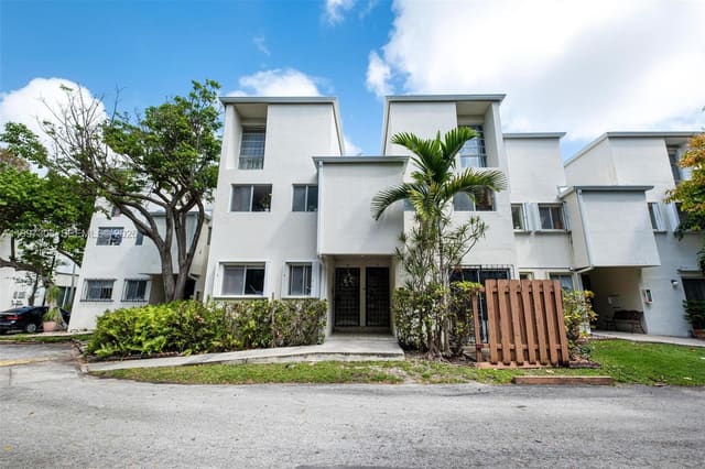 1916 SW 17th Avenue 34, sold in La Arboleda Condo, Miami, FL