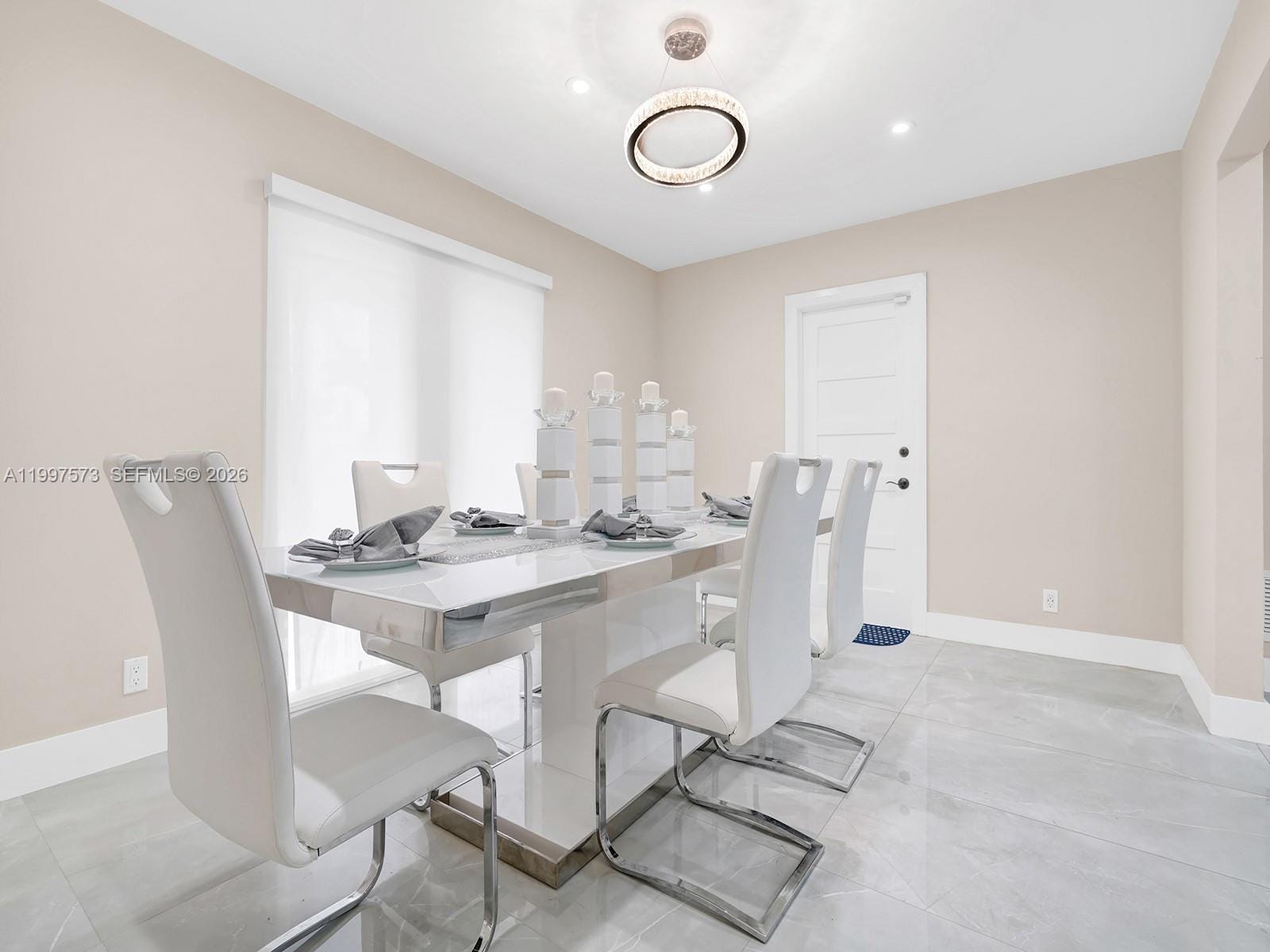 621 E Tropical Way, Plantation, FL 33317 photo 11
