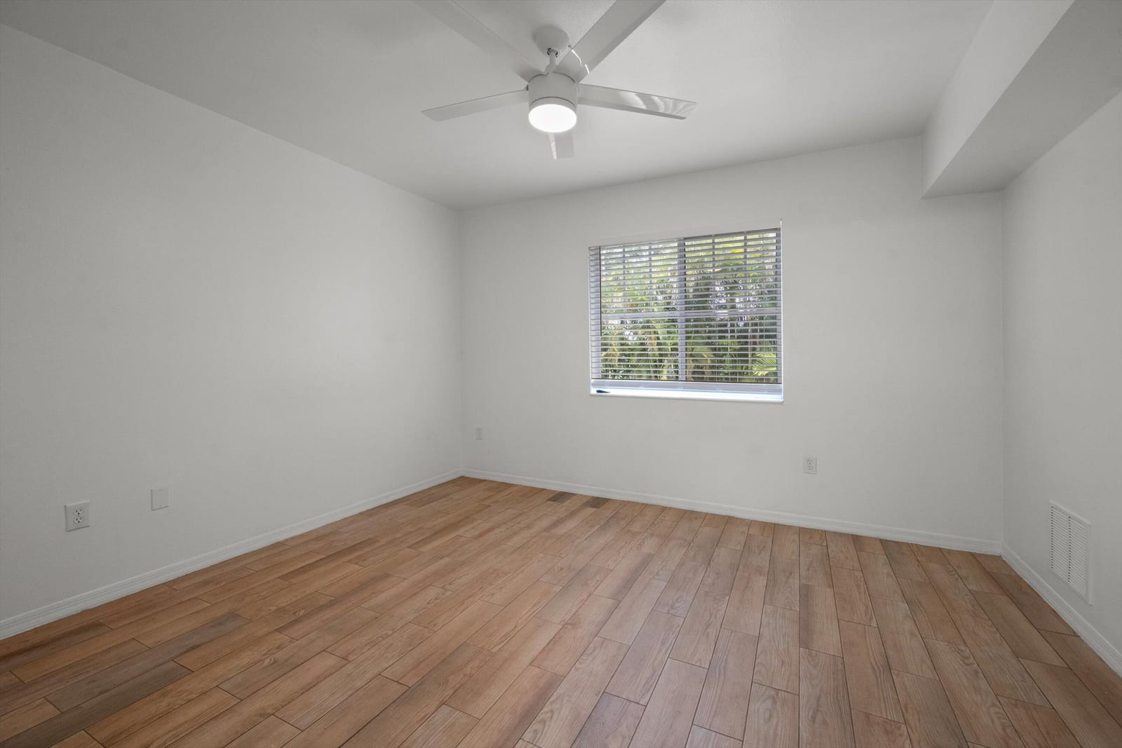 6475 Emerald Dunes Drive 206, West Palm Beach, FL 33411 photo 14
