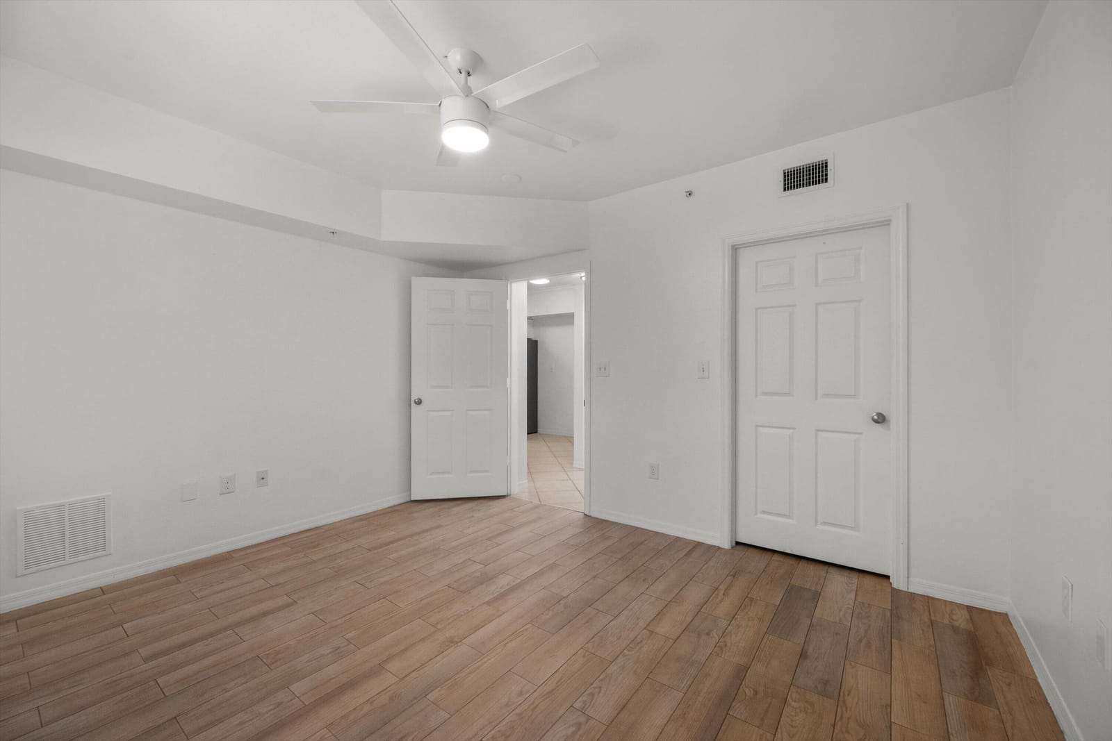 6475 Emerald Dunes Drive 206, West Palm Beach, FL 33411 photo 15