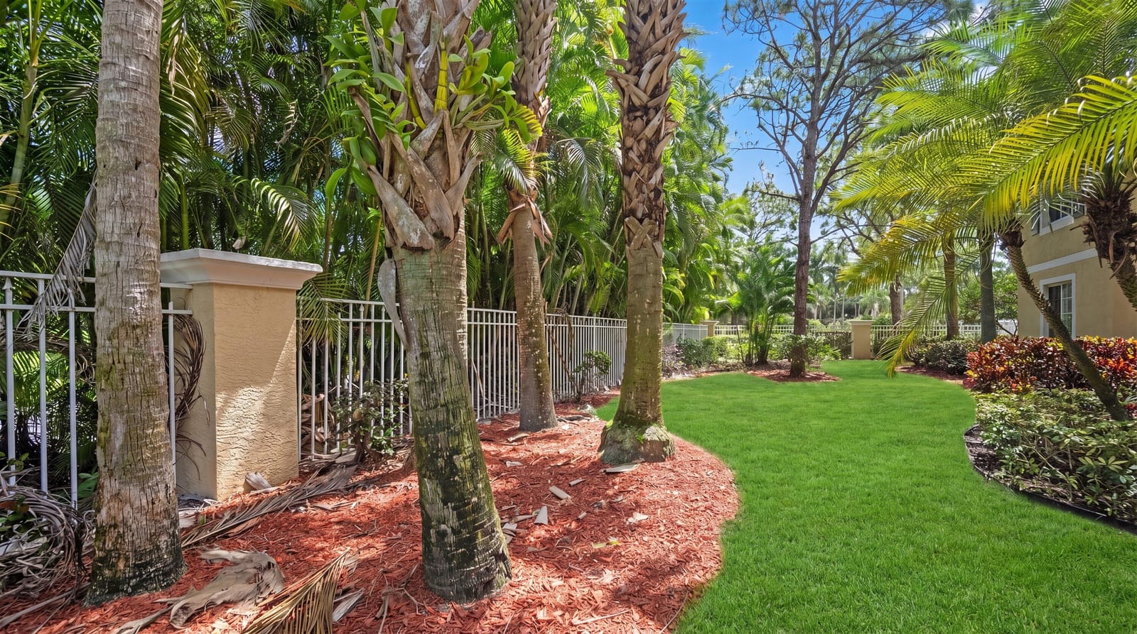 6475 Emerald Dunes Drive 206, West Palm Beach, FL 33411 photo 21