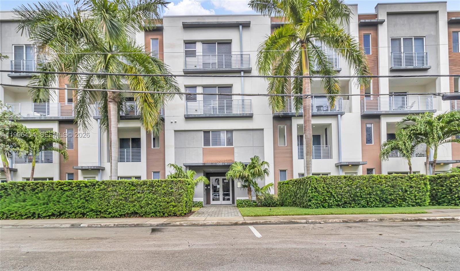 1045 NE 18th Avenue 102, Fort Lauderdale, FL 33304 photo 2