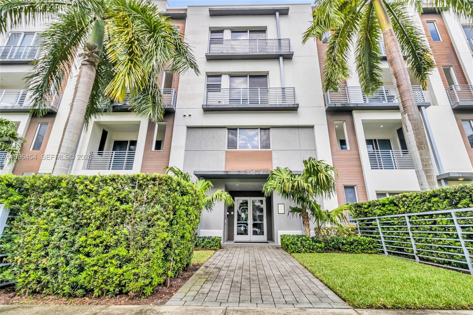 1045 NE 18th Avenue 102, Fort Lauderdale, FL 33304 photo 3