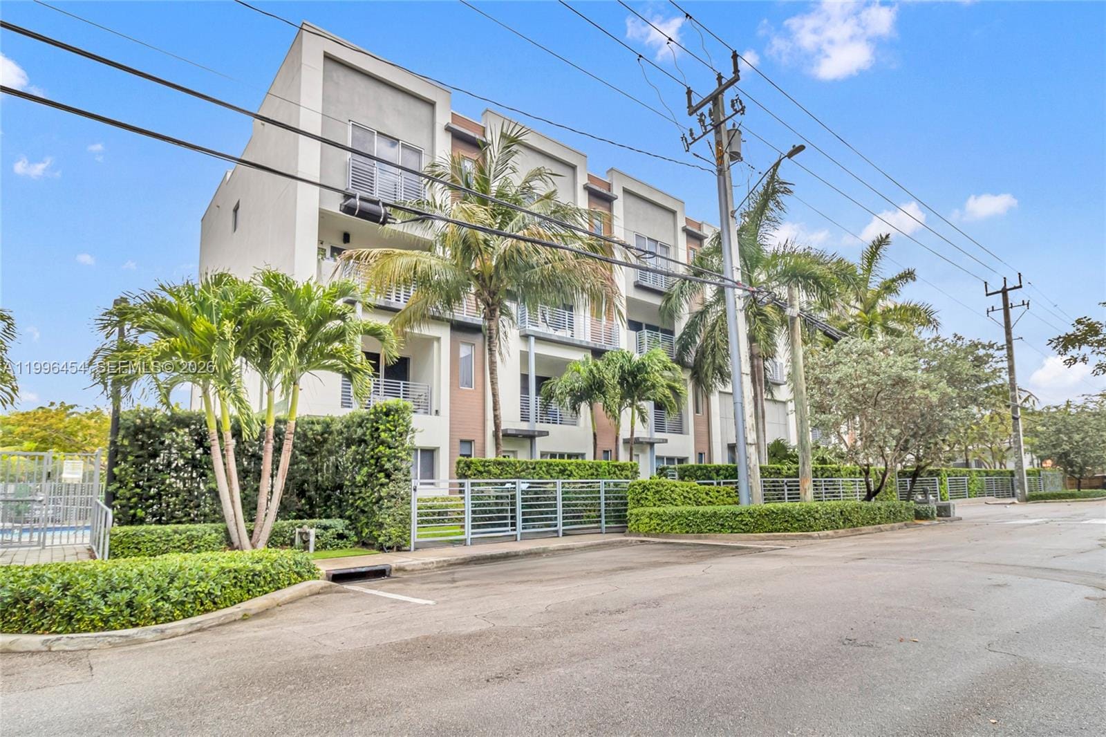 1045 NE 18th Avenue 102, Fort Lauderdale, FL 33304 photo 4