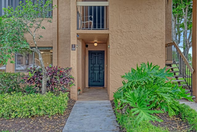 11258 Green Lake Drive 104, sold in Green Lakes Condo 1 Thru 21 Or3248p1, Boynton Beach, FL