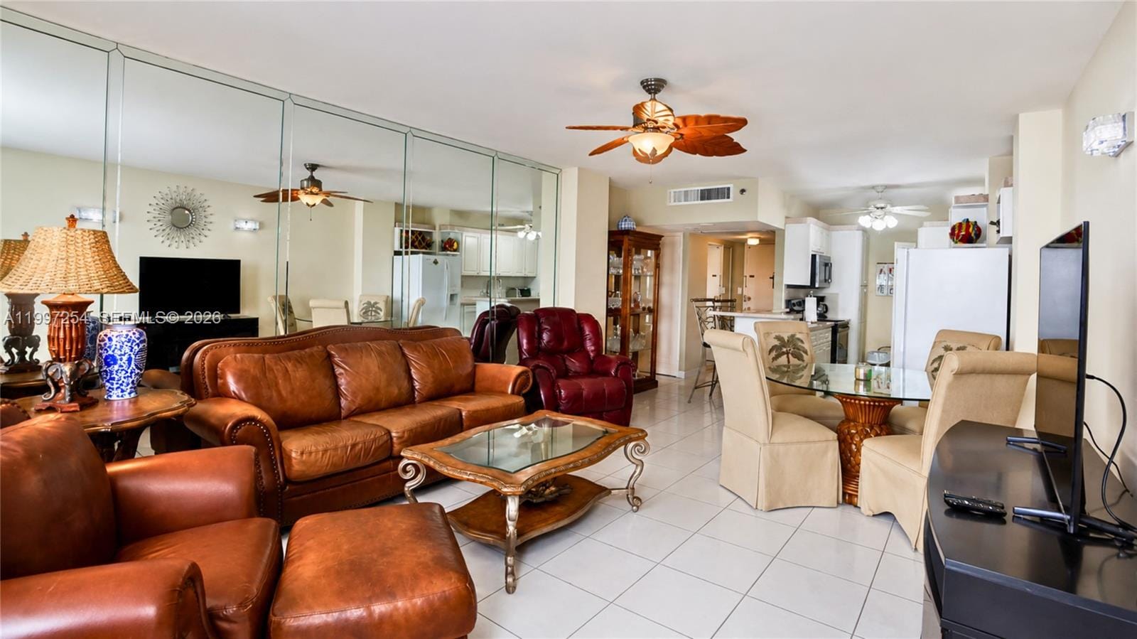 100 Lincoln Road 422 — photo 2