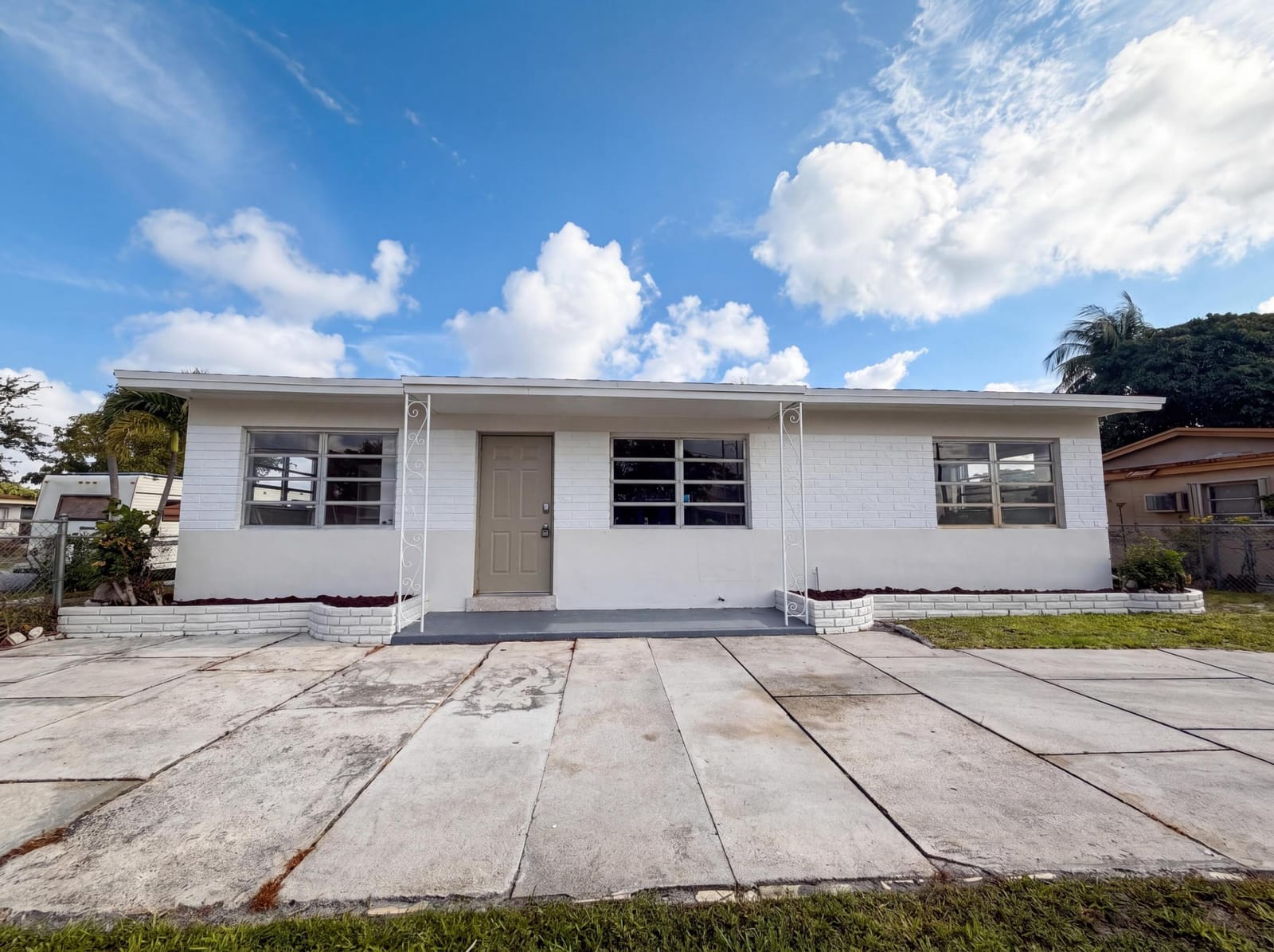 5921 SW 41st Street, West Park, FL 33023