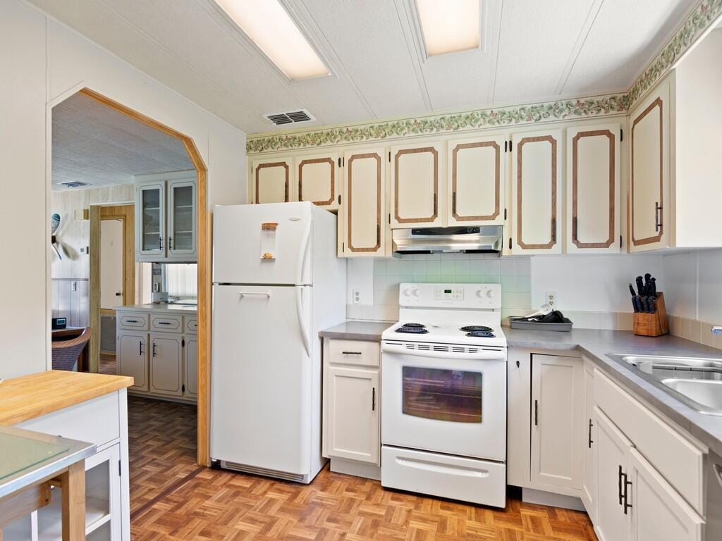 521 NE Sapphire Way — photo 4