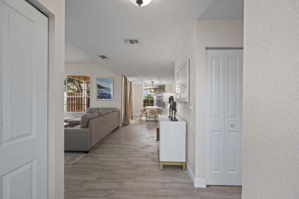 1050 Aviary Road, Wellington, FL 33414 photo 4