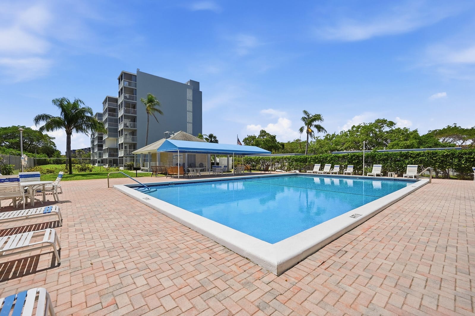 5700 NW 2nd Avenue 604, Boca Raton, FL 33487 photo 2