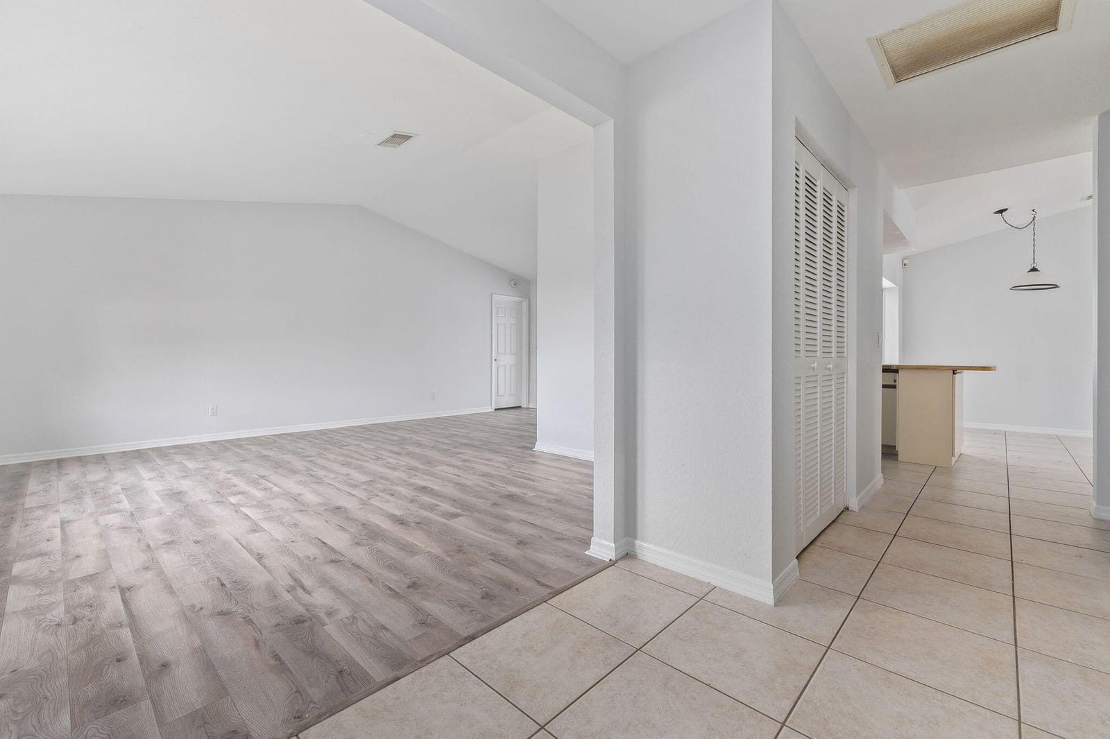 2452 SW Fair Isle Road — photo 3