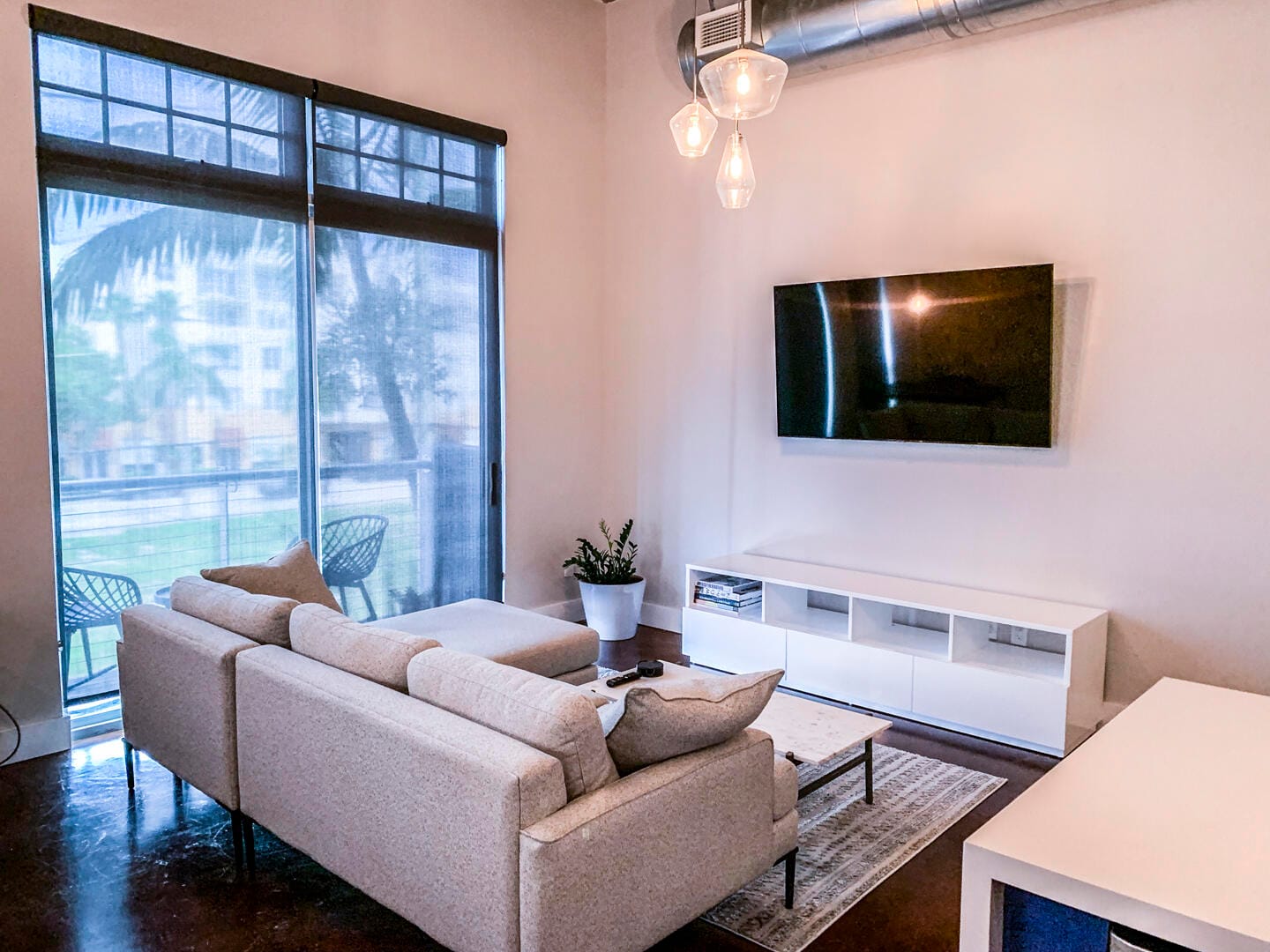 185 NE 4th Avenue 204 — photo 4