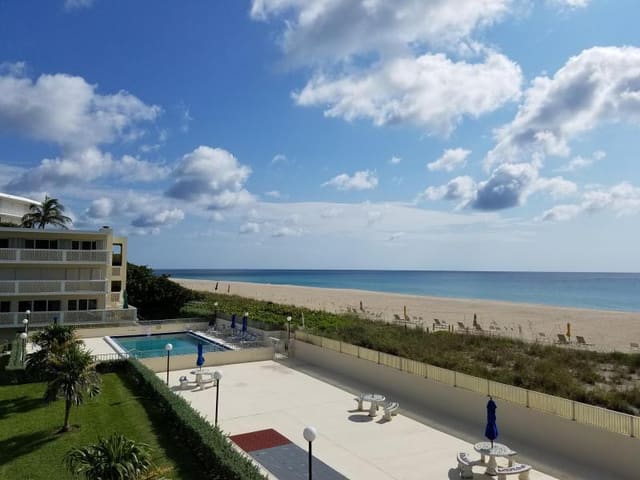2565 S Ocean Boulevard 2230, sold in Palm Beach Whitehouse, Palm Beach, FL