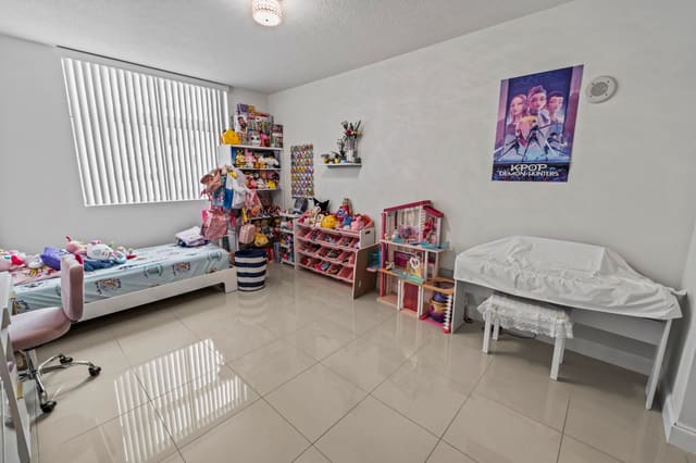 140 S Dixie Highway 512, Hollywood Station Res, Hollywood, FL