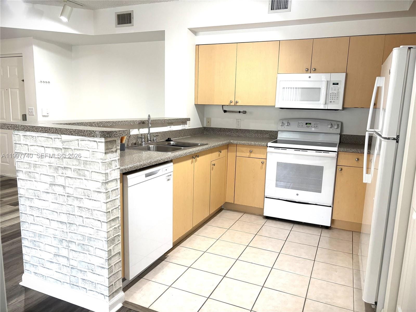 8050 N Nob Hill Road 105, Tamarac, FL 33321 photo 5