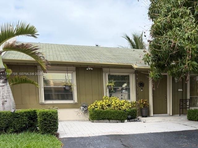 11906 SW 110th St Circle E, sold in Devon-Aire Villas Sec 6, Miami, FL