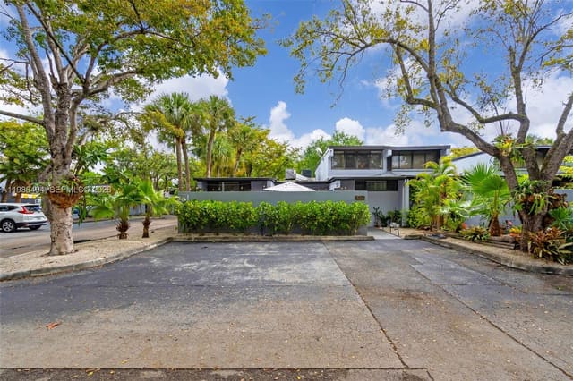 16341 Wood Walk, sold in Miami Lakes Windmill Gate, Miami Lakes, FL