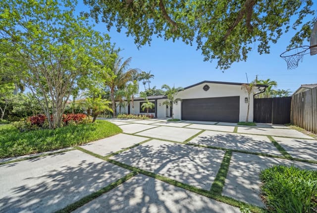 5121 NE 17th Terrace, Fort Lauderdale, FL 33334