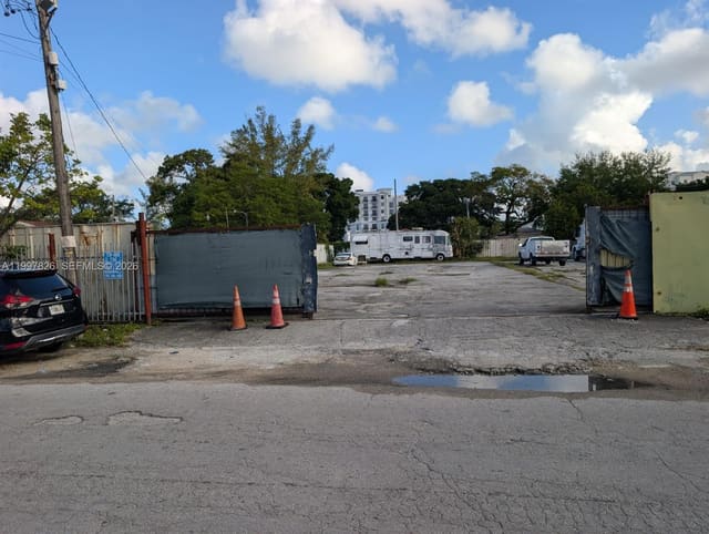 3175 NW 75th Street, Miami, FL 33147