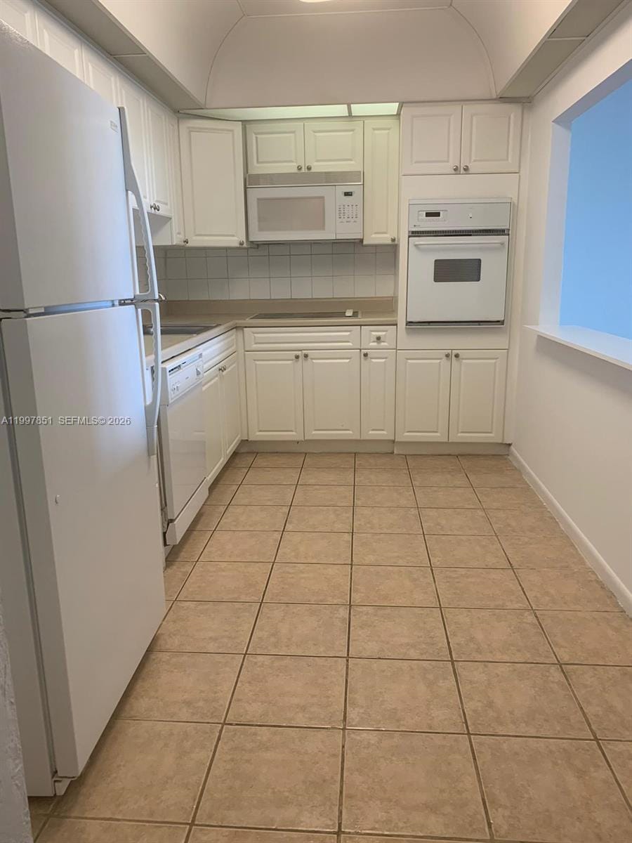 19380 Collins Avenue 319 — photo 8