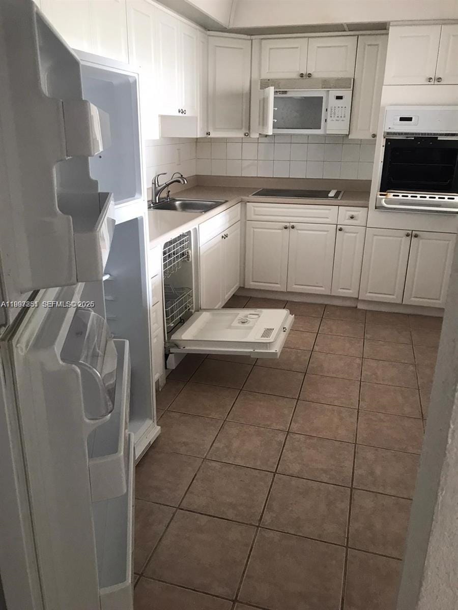 19380 Collins Avenue 319 — photo 9