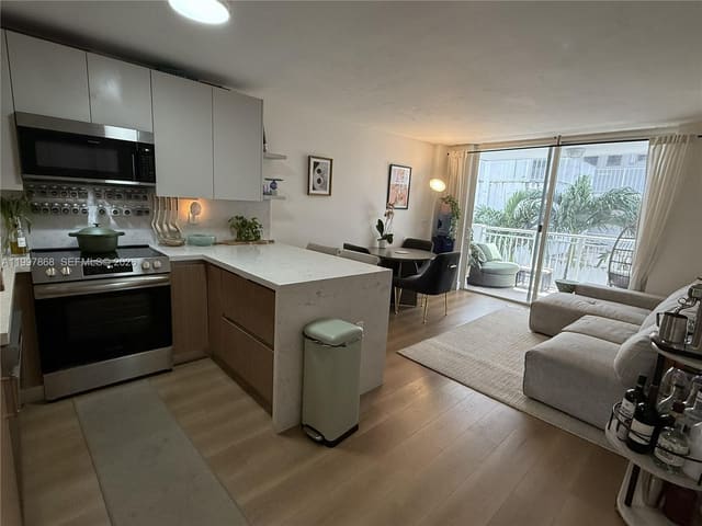 1666 W Ave 305 305, Miami Beach, FL 33139