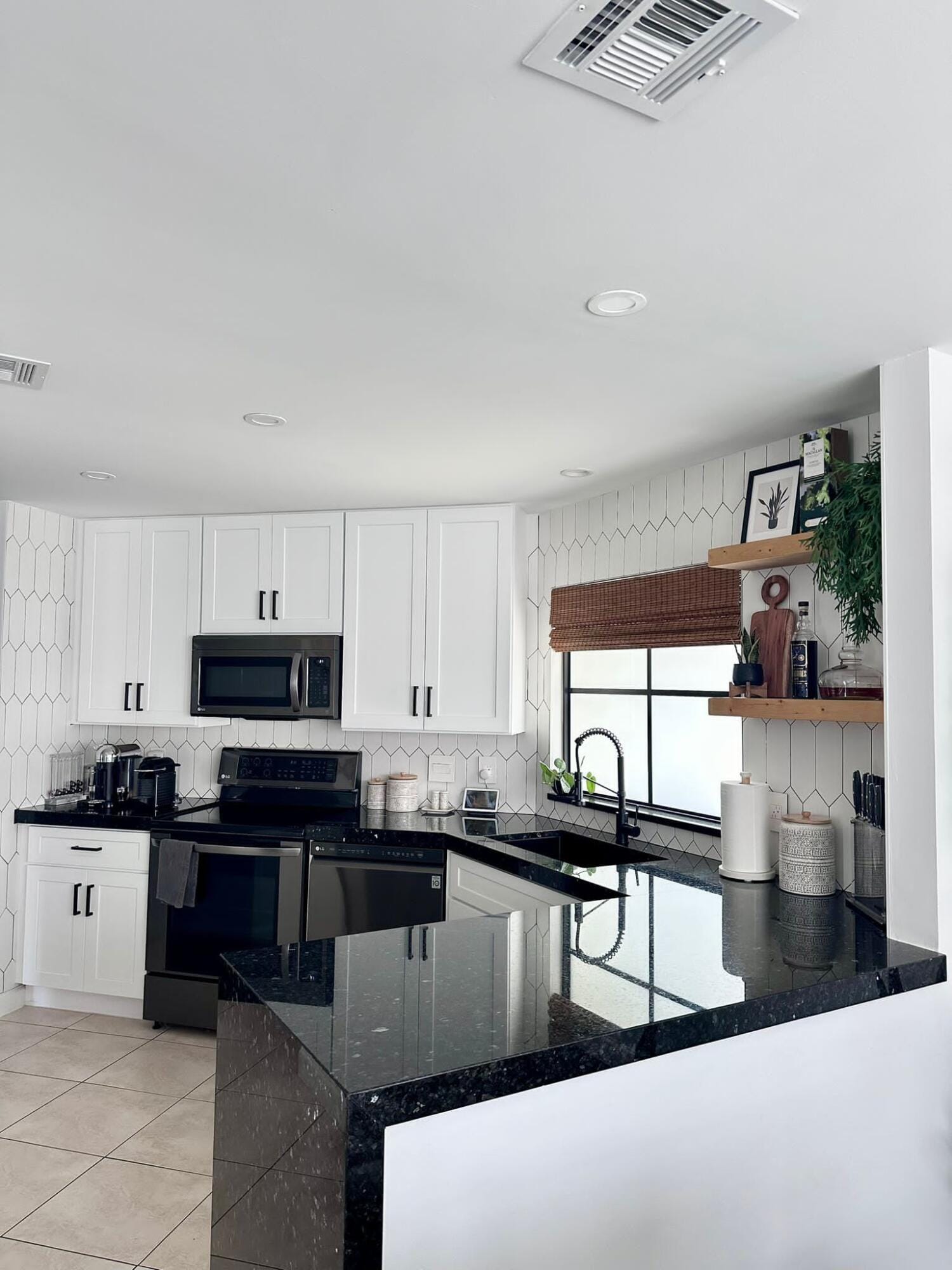 132 Weybridge Circle — photo 8