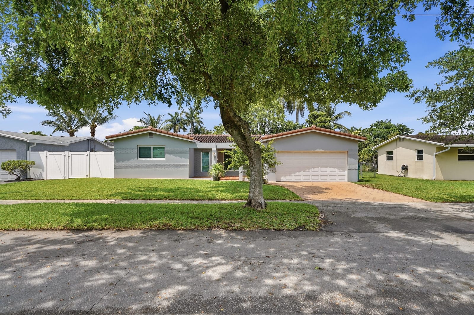 4 bedroom home for sale at 5261 89th, Cooper City, FL 33328 — $710,000