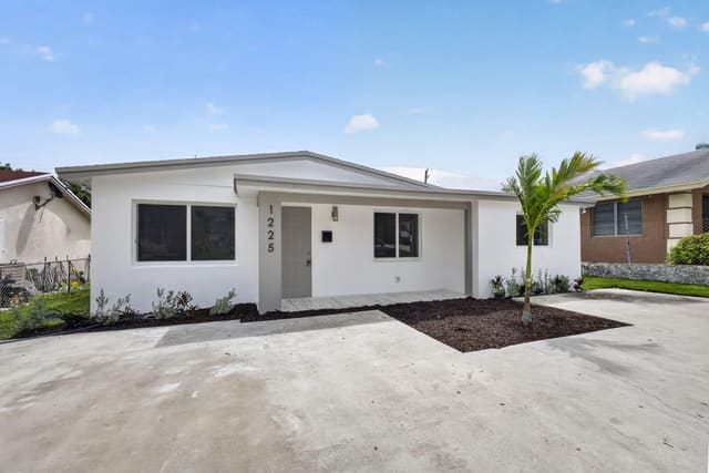 1225 W 32 Street, sold in Dunbar Terr, Riviera Beach, FL