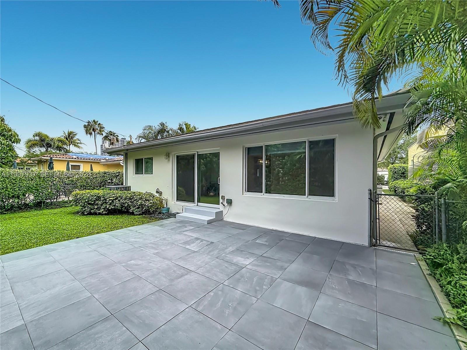 323 Velarde Avenue, Coral Gables, FL 33134 photo 5