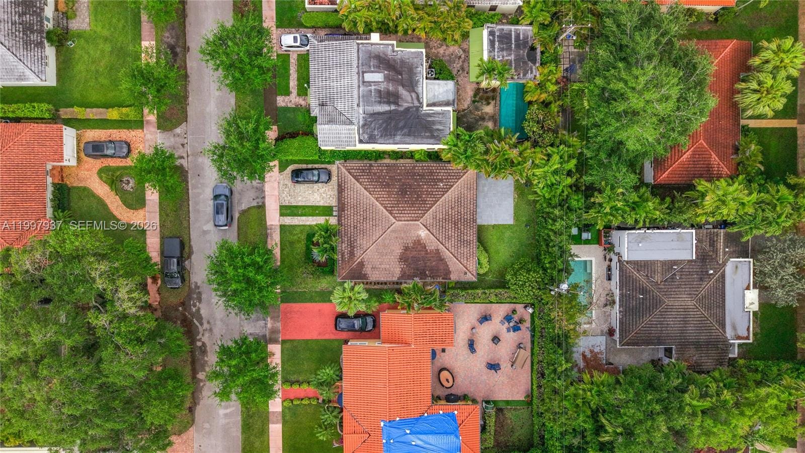323 Velarde Avenue, Coral Gables, FL 33134 photo 7