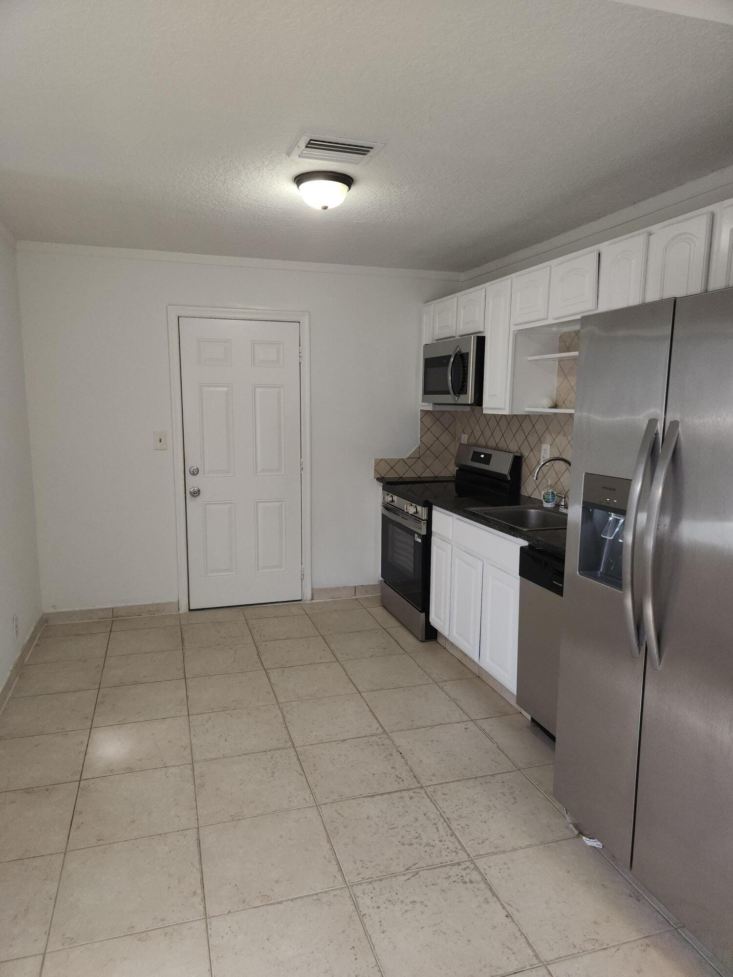 210 NW 13th Avenue — photo 3