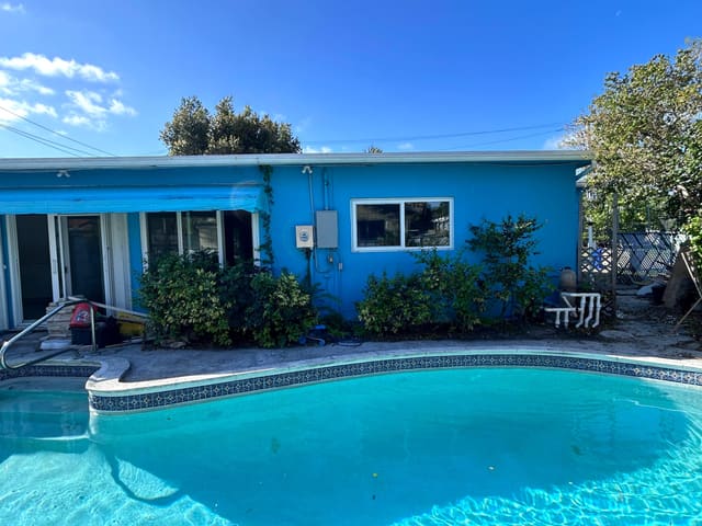 331 SE 5th Court, sold in Norwood, Pompano Beach, FL