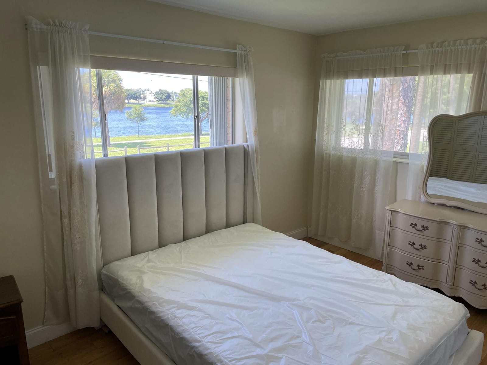 2020 Lake Osborne Drive 11 — photo 7