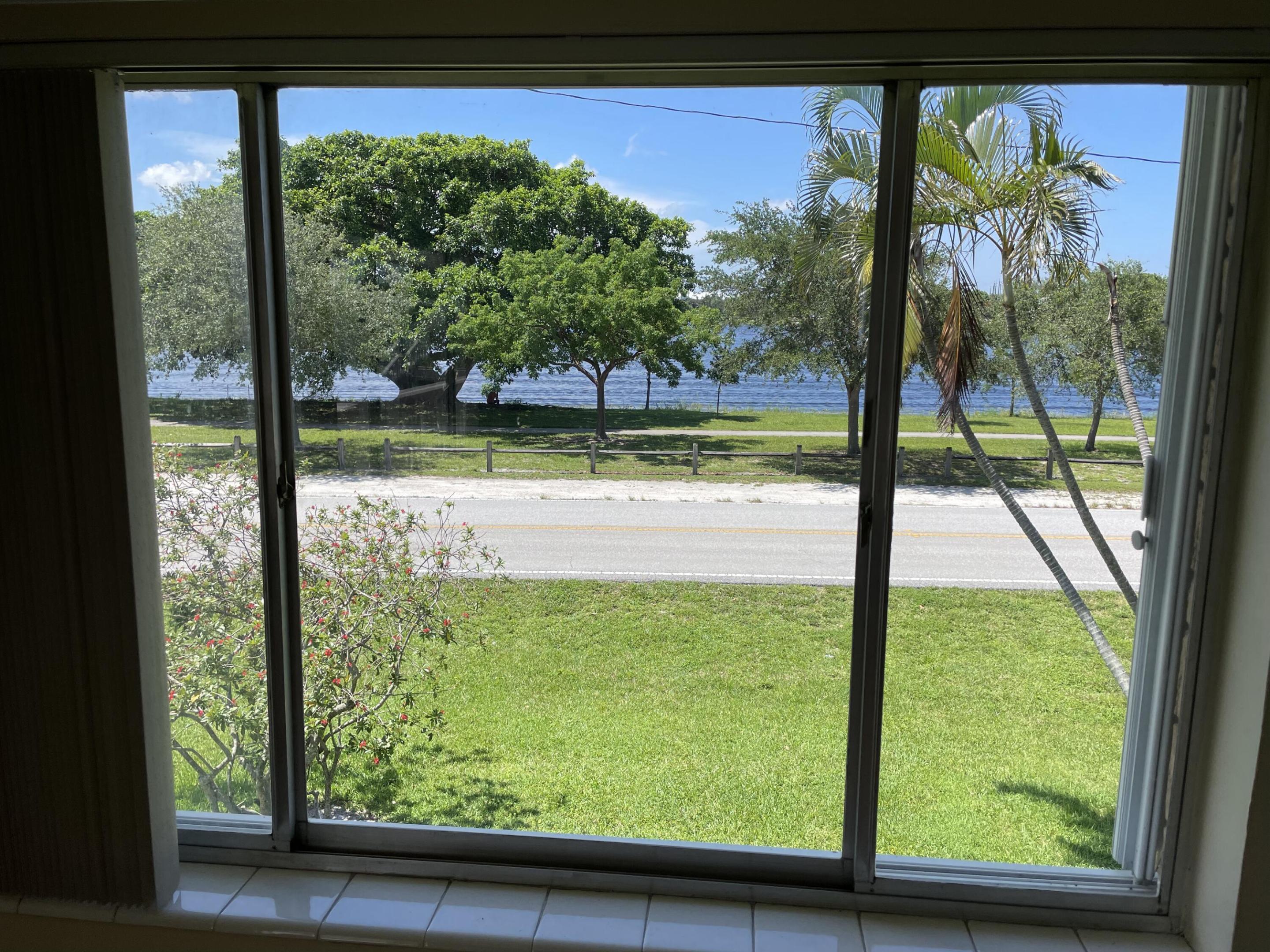 2020 Lake Osborne Drive 11, Lake Worth Beach, FL 33461, Lake Worth Beach