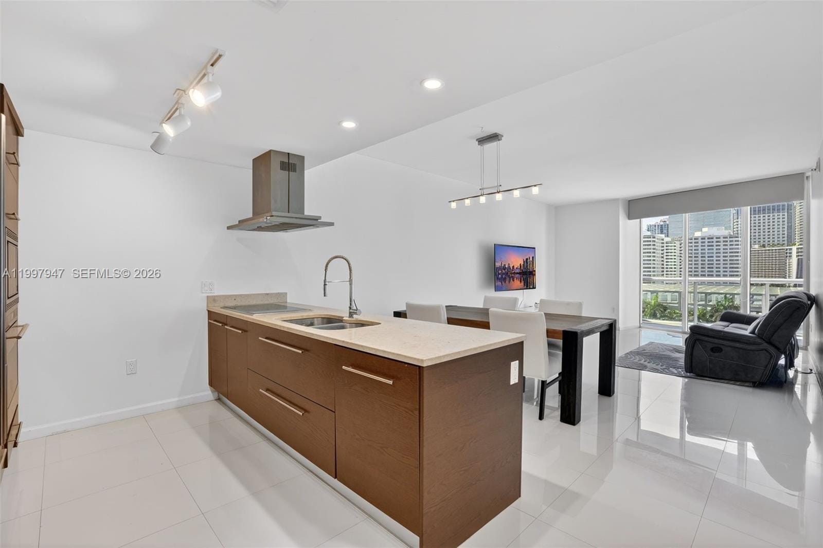 495 Brickell Avenue 1007 — photo 2