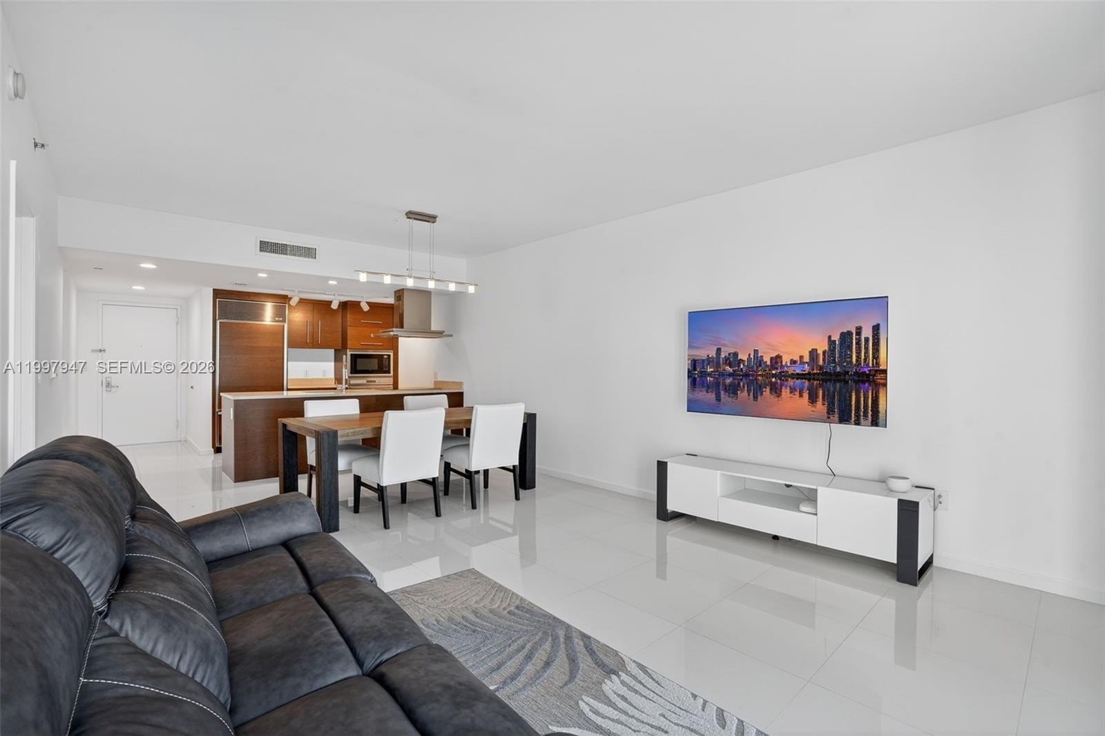 495 Brickell Avenue 1007 — photo 3