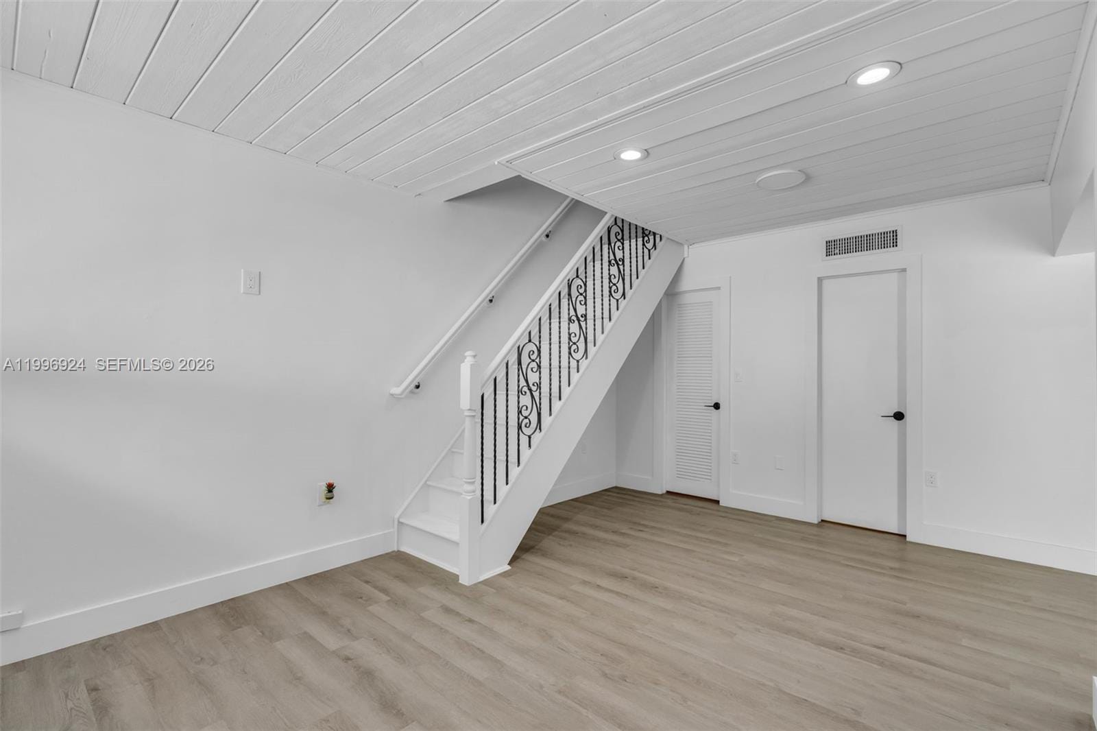 6448 Windmill Gate Road, Miami Lakes, FL 33014 photo 12