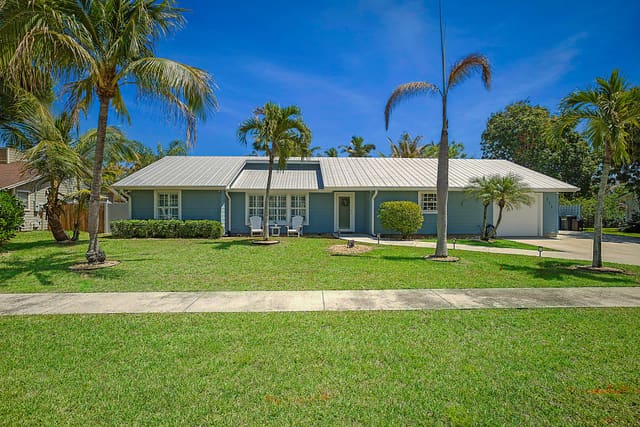 711 Warren Drive, sold in Fernwood Creek, Jupiter, FL