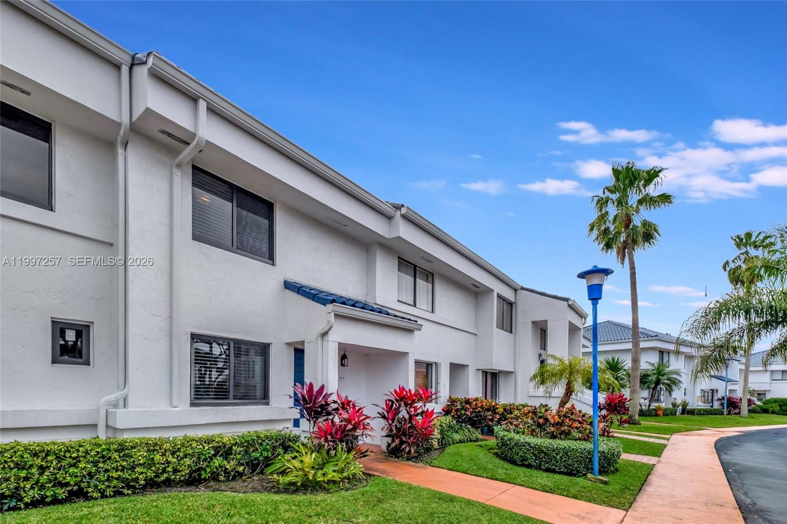21300 San Simeon Way K2, Miami, FL 33179 photo 2
