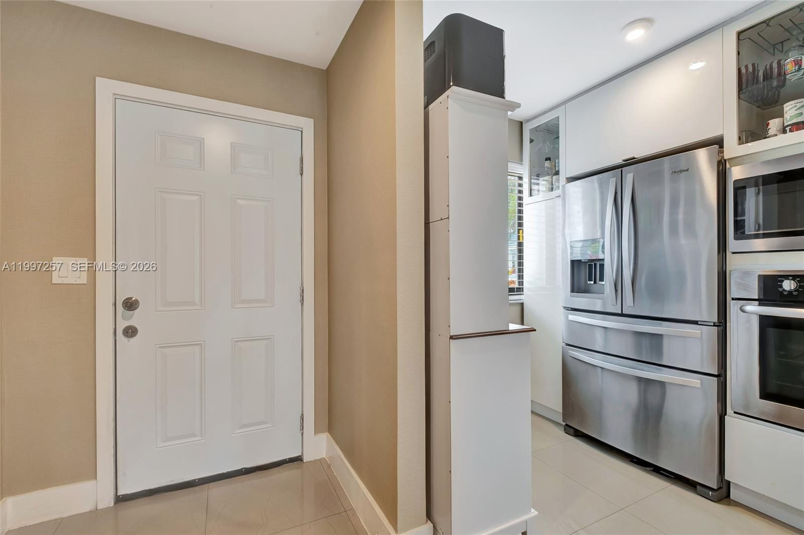 21300 San Simeon Way K2, Miami, FL 33179 photo 4