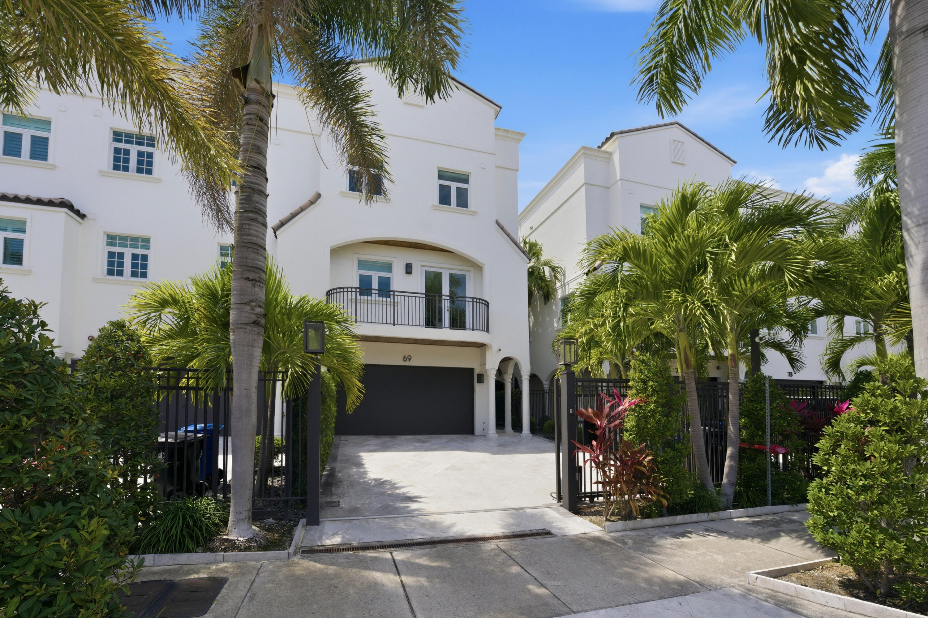 69 Isle Of Venice Drive — photo 2
