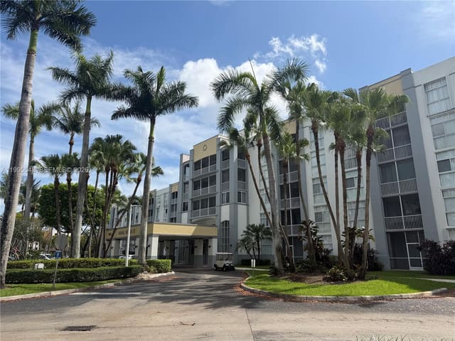9725 NW 52nd Street 111, sold in Doral House Condo No 3, Doral, FL